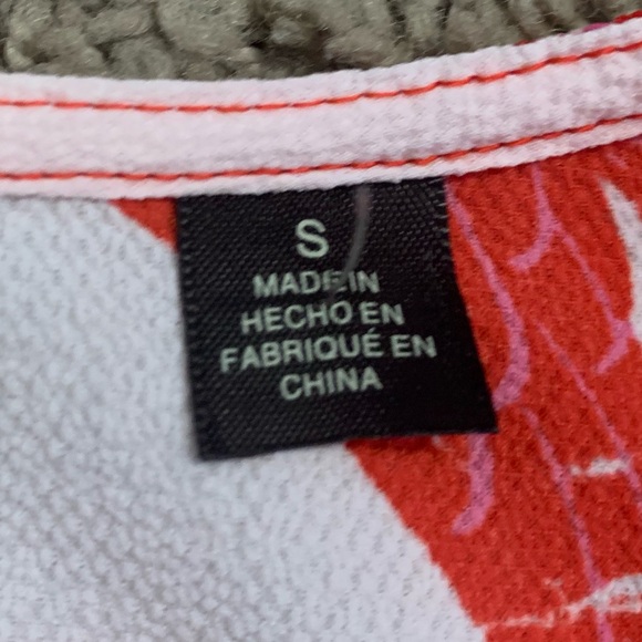 Skye’s the Limit Asymmetrical Hem Sleeveless Top Small - Picture 5 of 7